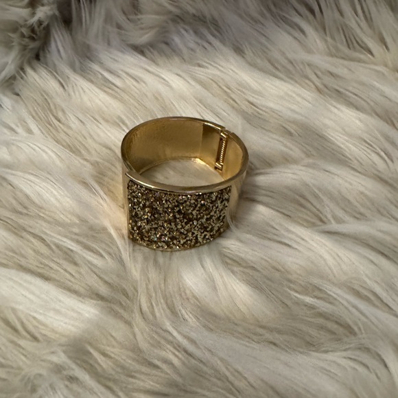 Gold cuff - Picture 2 of 3